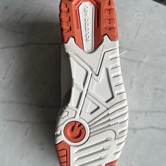 Brand New Authentic in box New Balance 550 Orange - Picture 3 of 6